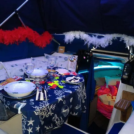 Botel Sissi Boat 3*